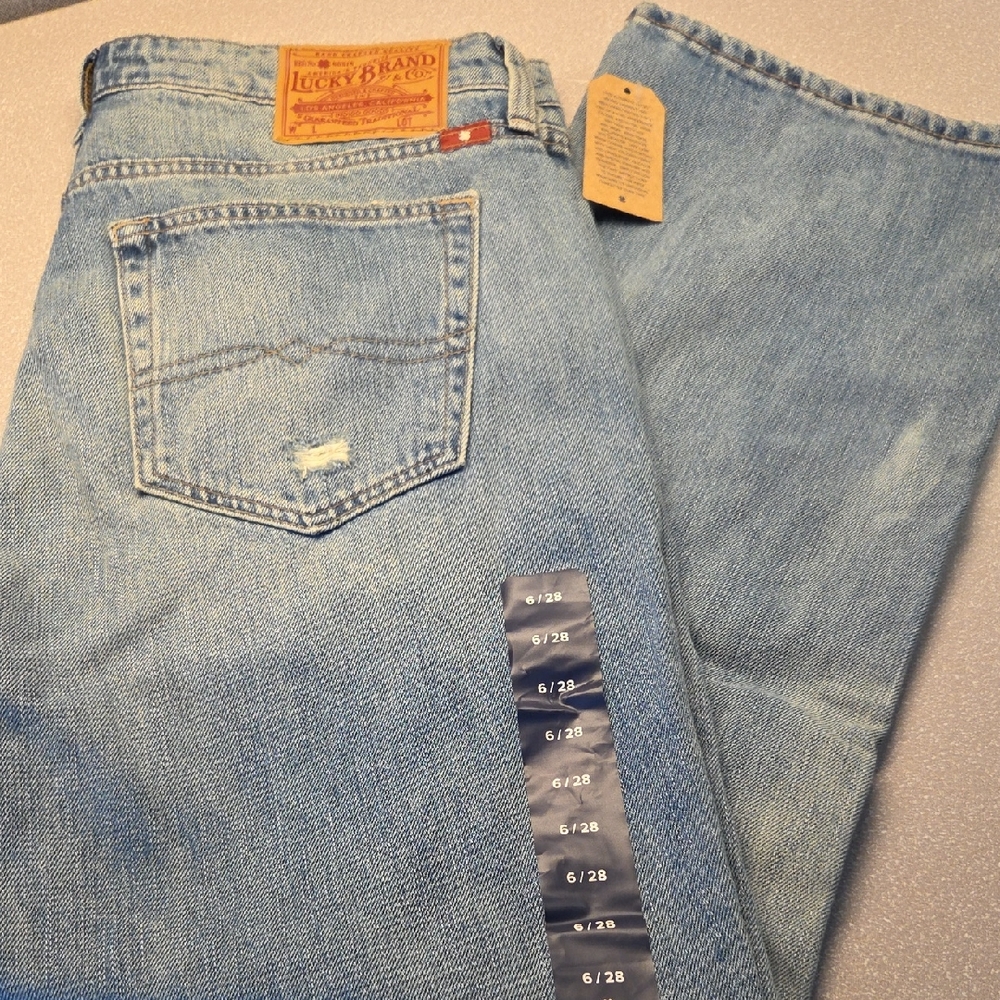 NEW Lucky Brand LADIES Straight Jeans in Light Blue